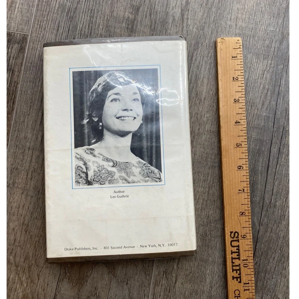 The Life and Loves of Cary Grant Biography Lee Guthrie Hardcover Vintage‎ Book